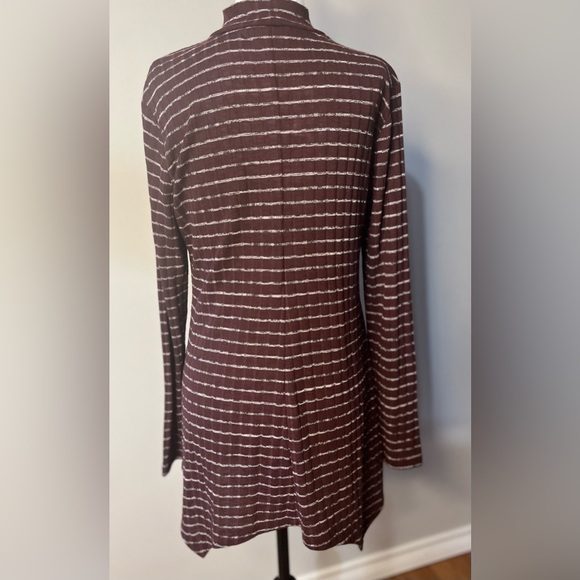 LOGO Lori Goldstein Comfortable Striped Turtleneck w/ Uneven Bottom:  Stylish!! - Picture 2 of 6